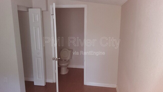 Building Photo - 2309 Lane Ave S