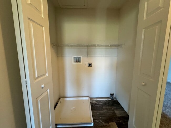 Building Photo - 4 Bed 3 Bath Updated Home In Lititz