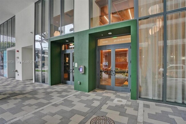 Building Photo - 11 NE 6th St