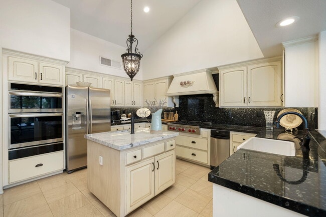 Building Photo - 79880 Pecan Valley