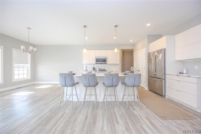 Building Photo - 46 Eagleview Dr