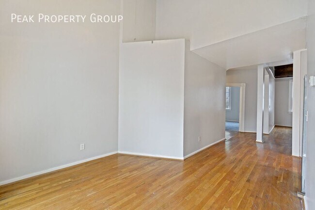 Building Photo - 12 W Hollister St