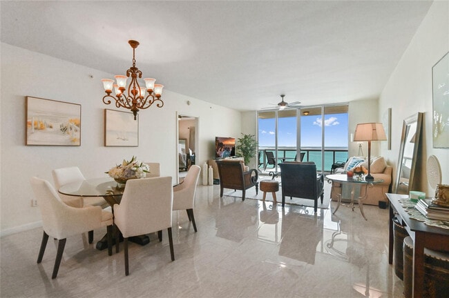 Building Photo - 2650 Lake Shore Dr