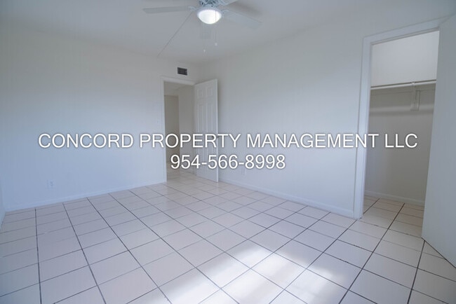 Building Photo - 2 Bedroom, 1.5 Bathroom Apartment with Poo...