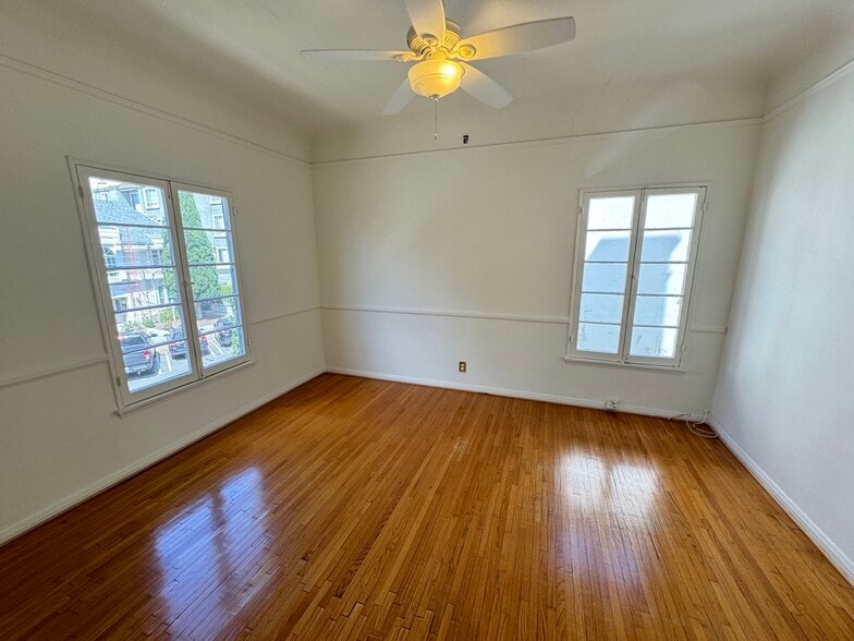 Building Photo - 422 S Detroit St