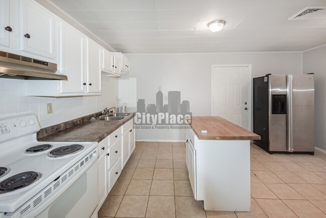 Building Photo - 5801 Westhaven Dr