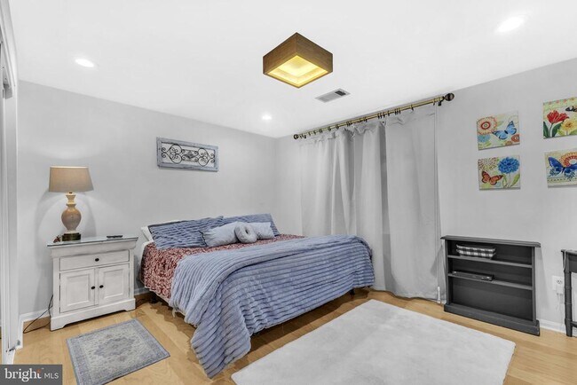 Building Photo - 7113 Latour Ct