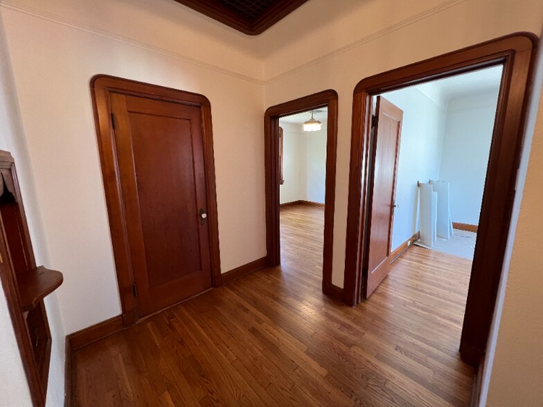 Building Photo - 224 Phosphor Ave