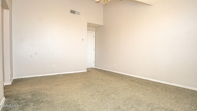 Building Photo - 7481 Umbria Dr