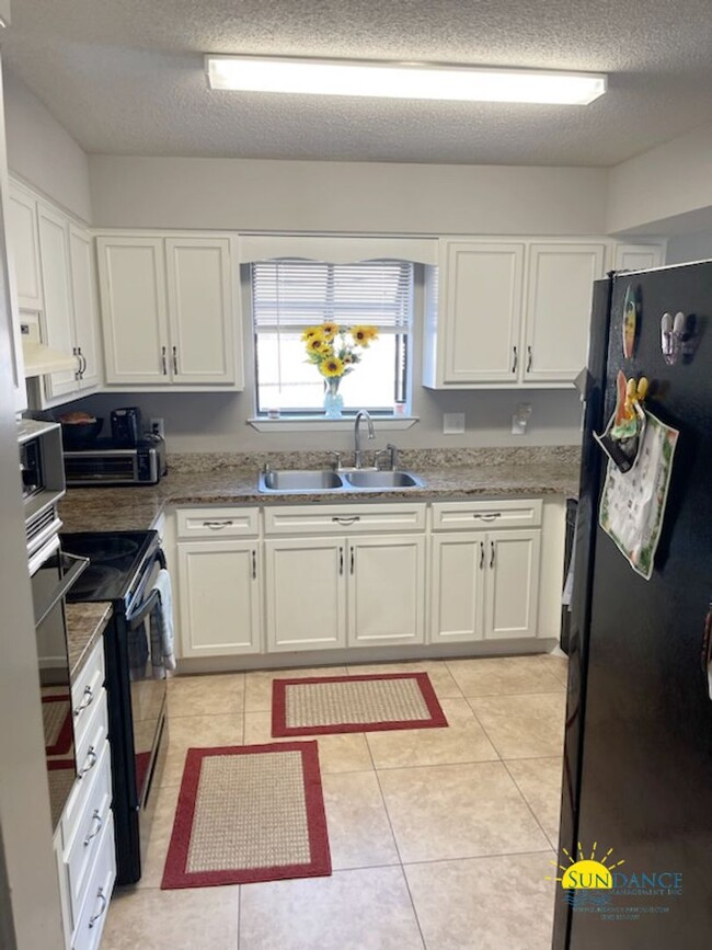 Building Photo - Charming 3-Bedroom Brick Home in Bluewater...