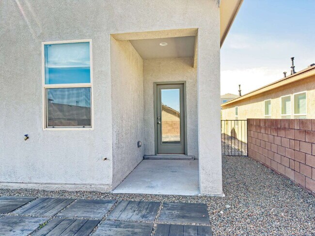 Building Photo - Newer Home in Mountain Hawk