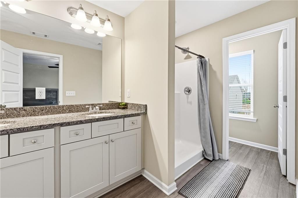 Building Photo - 334 Melody Ln