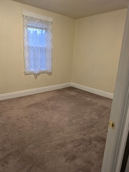 Building Photo - 712 Chambers Ave