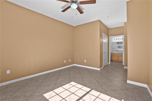 Building Photo - 4730 E Craig Rd