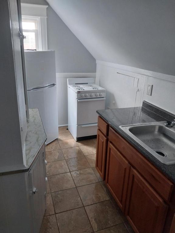 Building Photo - 48 Covell St