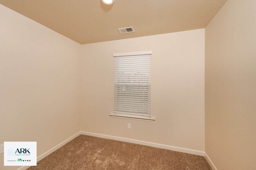 Building Photo - 6147 Rainbow Row