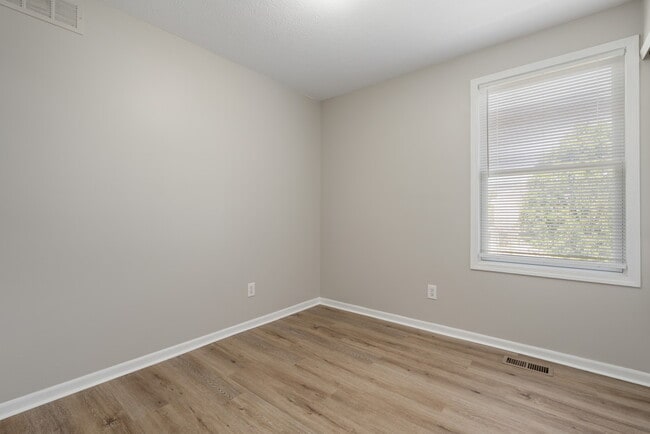 Building Photo - 5384 Winters Run Rd