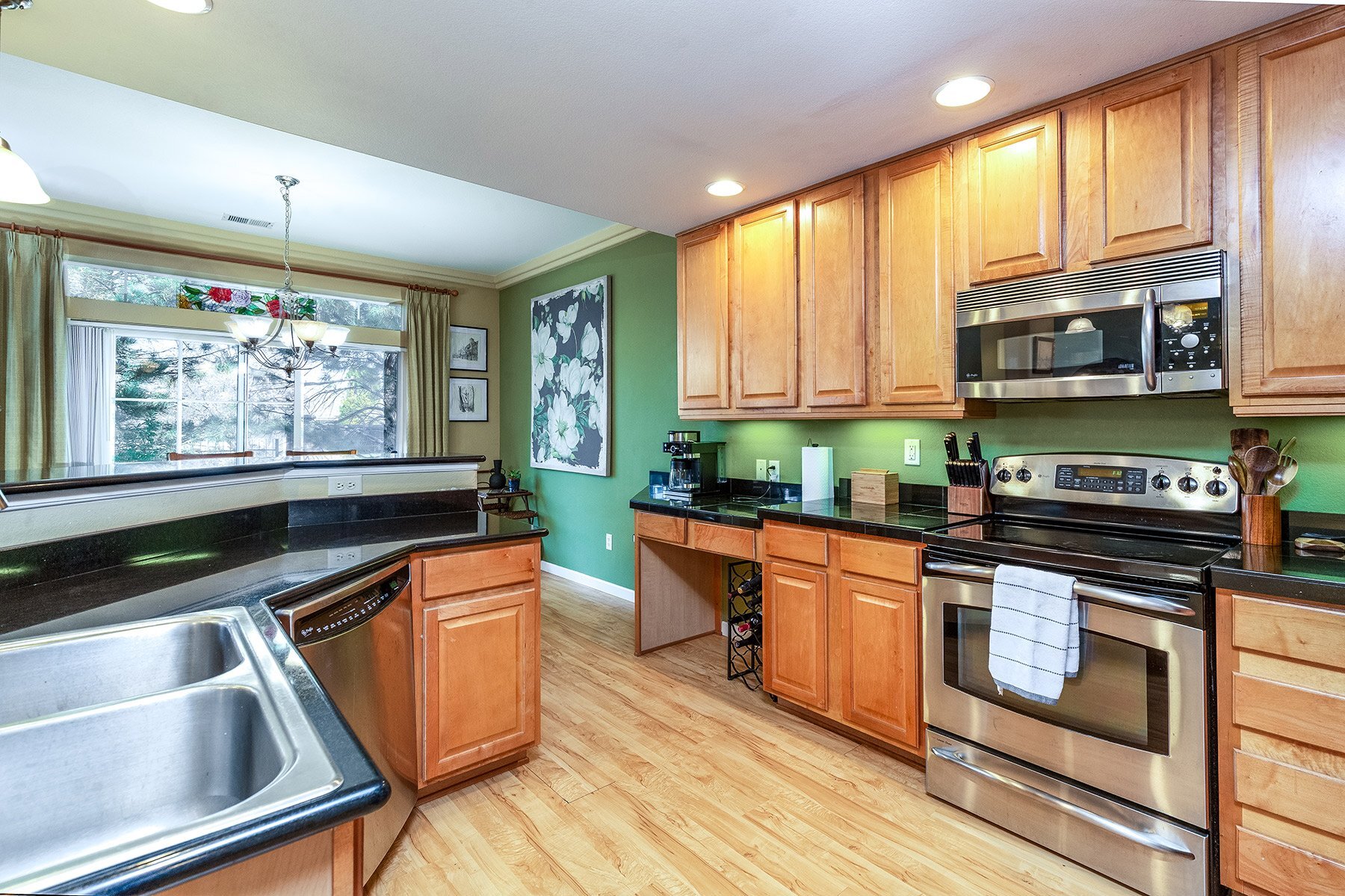 Building Photo - 15201 E Batavia Pl