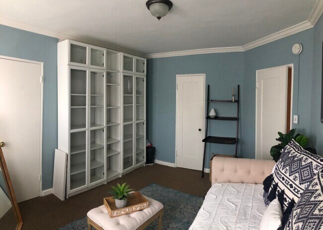 Building Photo - 1603 Stearns Dr