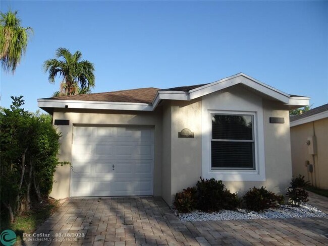 Building Photo - 4036 Eastridge Cir