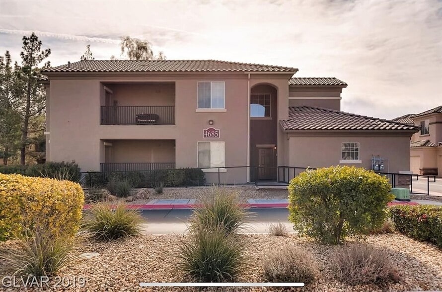 Building Photo - 4685 Apulia Dr