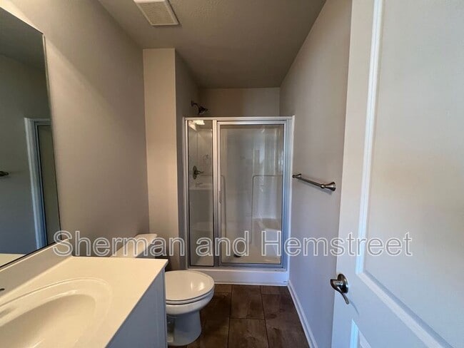 Building Photo - 664 Dobhill Ln