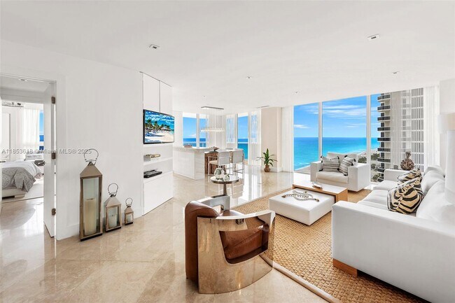 Primary Photo - 4779 Collins Ave