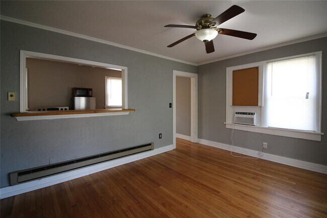 Building Photo - 612 Chautauqua Ave