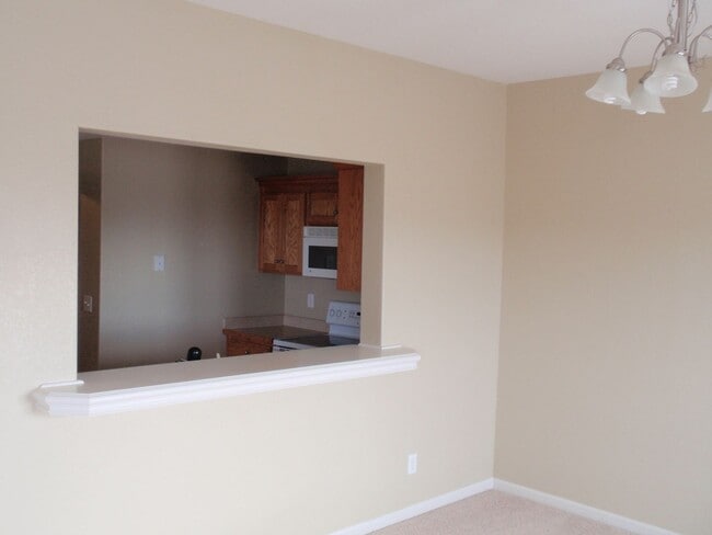 Building Photo - 2731-2733 Elm Creek