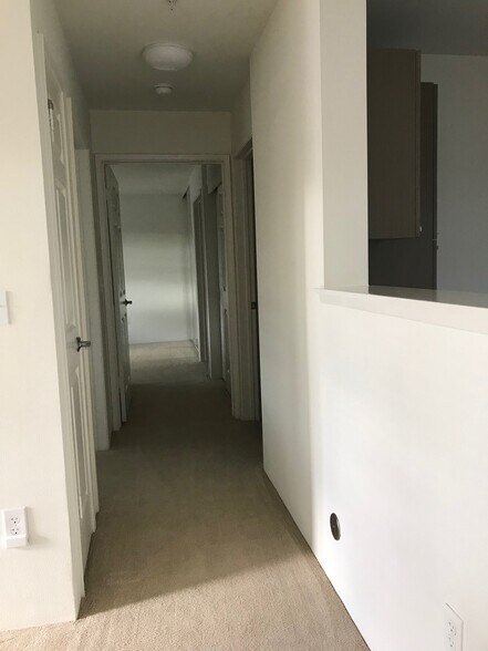 Building Photo - 33 Kihalani St