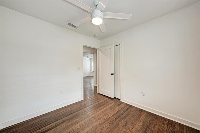 Building Photo - 1703 Hillcrest Ln