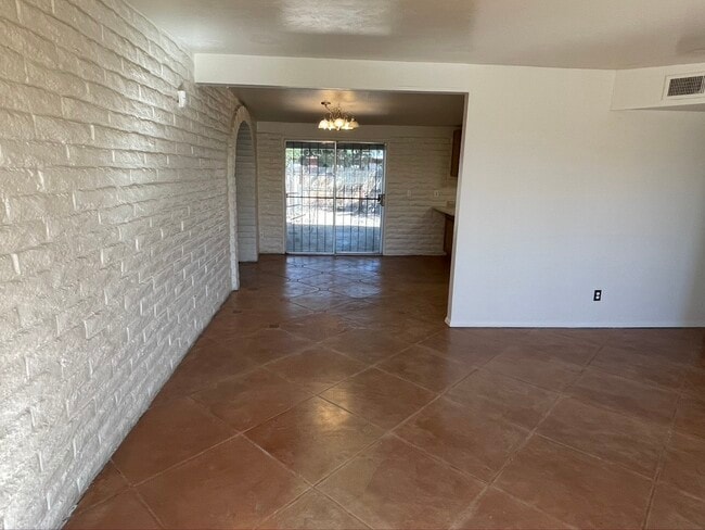 Building Photo - 7655 E Tulip Tree St
