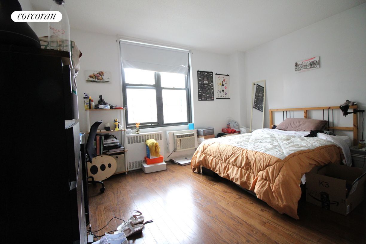 Building Photo - 175 W 90th St