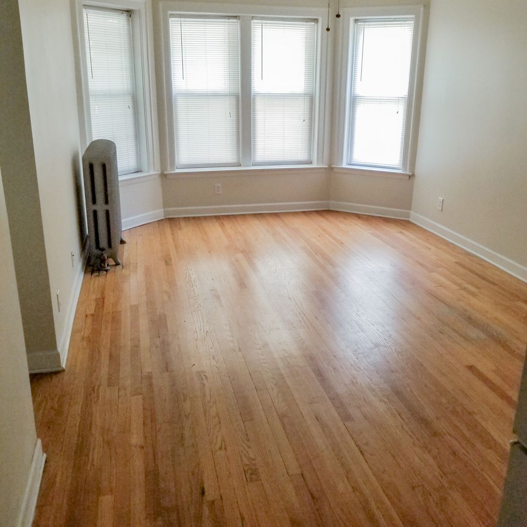 Building Photo - 3917 N Pine Grove Ave