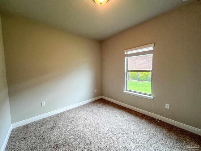 Building Photo - 9379 Pebble Stone Dr