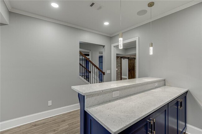 Building Photo - 4612 Grandview Pkwy