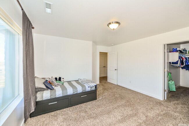 Building Photo - 15030 Gallant Dr