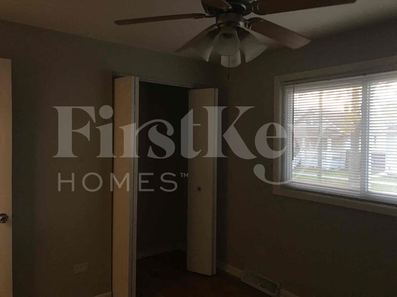 Building Photo - 13329 S Mackinaw Ave