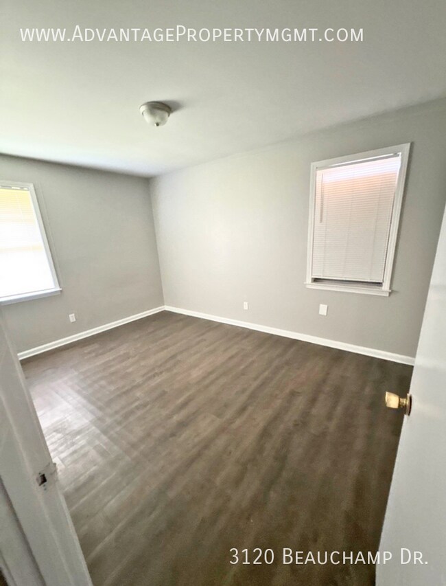 Building Photo - 3120 Beauchamp Dr