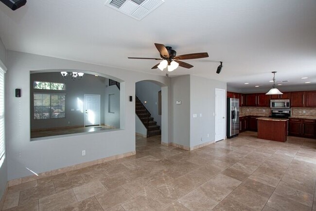 Building Photo - Welcome to this stunning 4 bedroom, 2.5 ba...