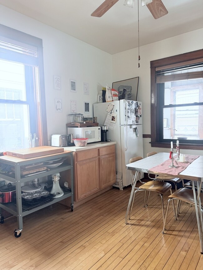 Building Photo - 2223 W Iowa St