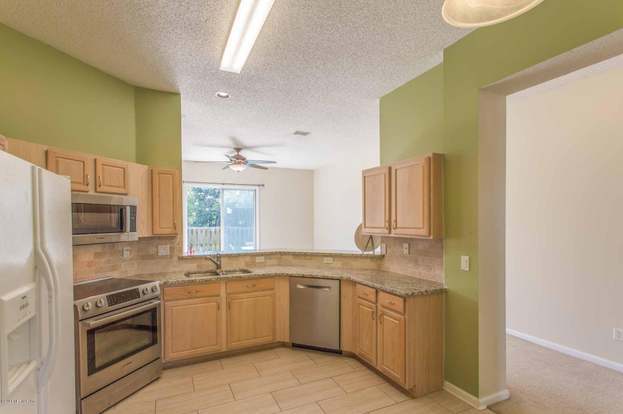 Building Photo - 12096 Coachman Lakes Way
