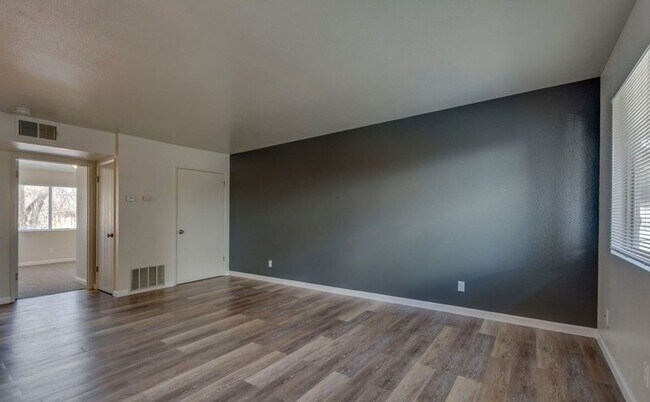 Interior Photo - 101 Arletta Street