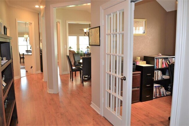 Building Photo - 3618 Country Club Blvd