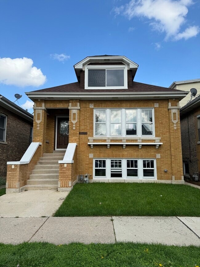 Primary Photo - 2215 East Ave