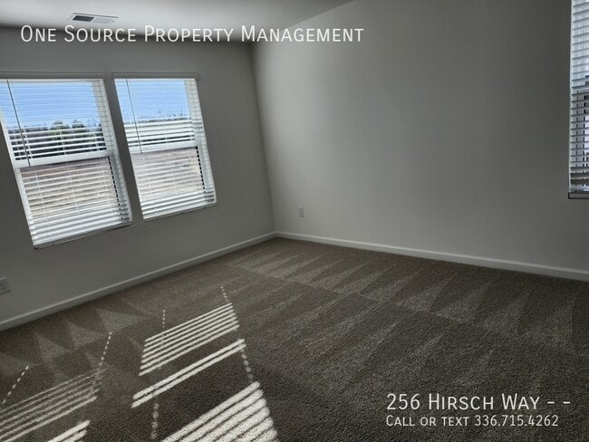 Building Photo - 256 Hirsch Wy