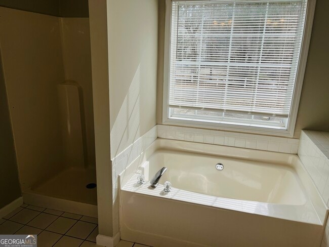 Building Photo - 50 Rock Mill Ct