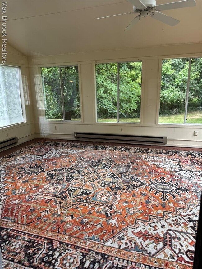 Building Photo - 3200 Hartslock Woods Dr