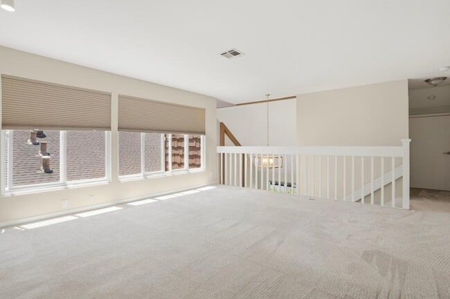 Building Photo - 8879 Hillery Dr