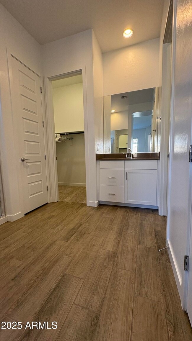 Building Photo - 3240 W Peak View Rd